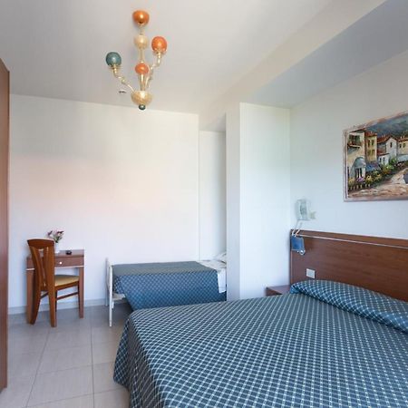 Hotel Abruzzo Pineto Extérieur photo