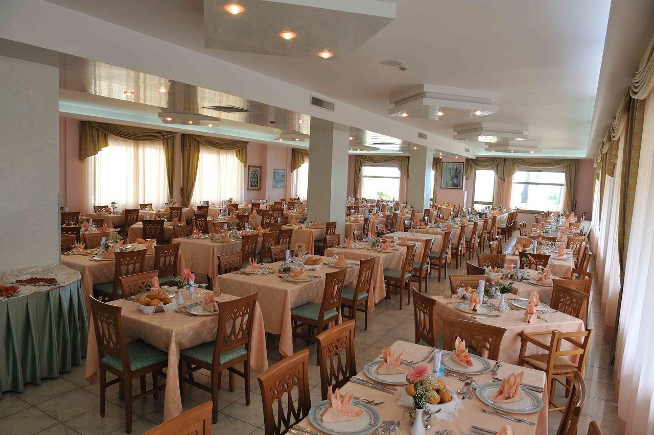 Hotel Abruzzo Pineto Extérieur photo