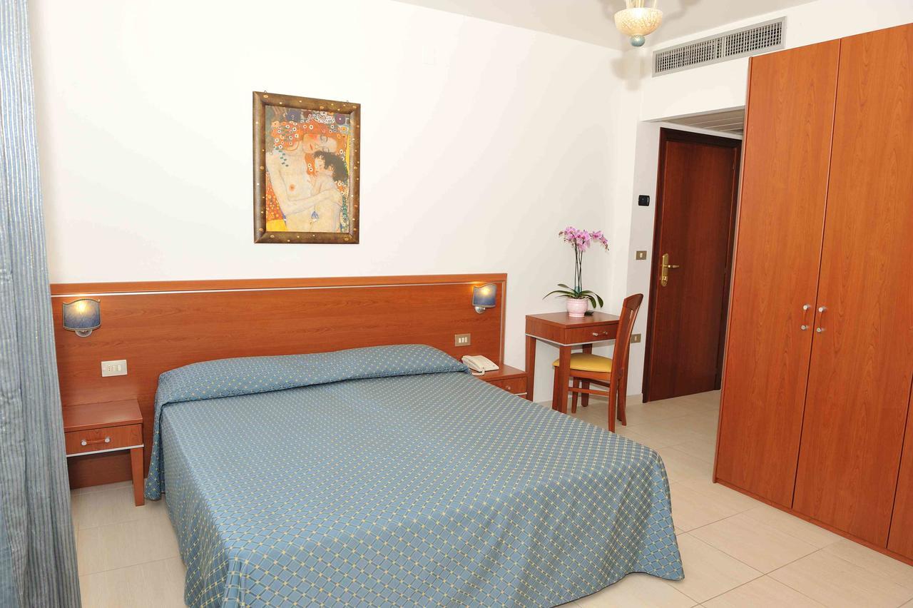 Hotel Abruzzo Pineto Extérieur photo