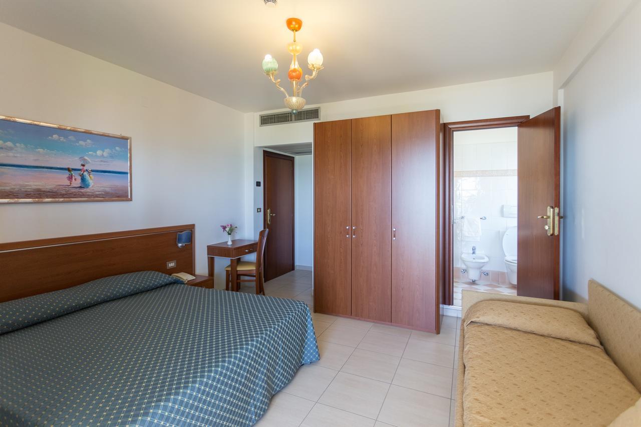 Hotel Abruzzo Pineto Extérieur photo